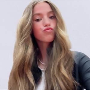 Meet your Posher, Karily